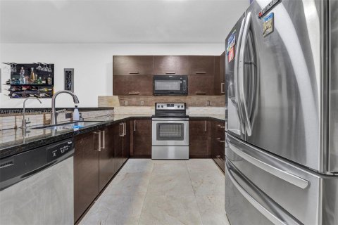 Купить виллу или дом в Майами, Флорида 4 спальни, 241.73м2, № 1933136 - фото 3