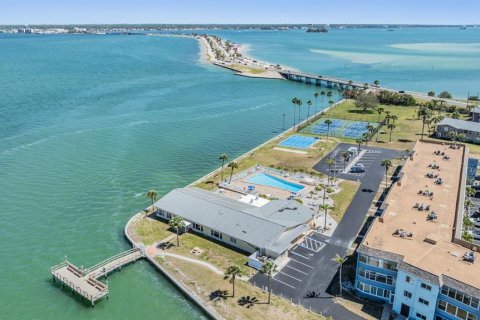 Condo in Dunedin, Florida, 2 bedrooms № 2203084 - photo 25