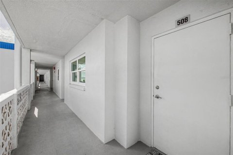 Condo in Dunedin, Florida, 2 bedrooms № 2203084 - photo 2