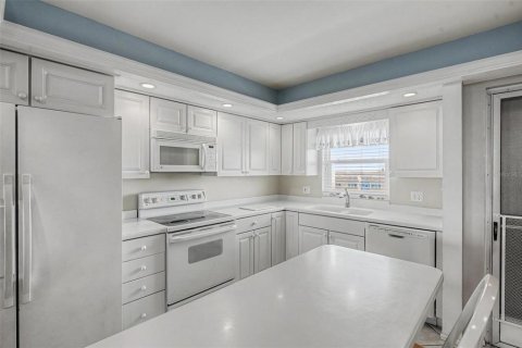 Condo in Dunedin, Florida, 2 bedrooms № 2203084 - photo 8