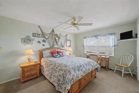 Condo in Dunedin, Florida, 2 bedrooms № 2203084 - photo 17