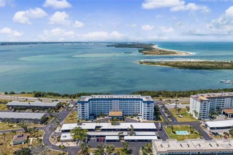 Condo in Dunedin, Florida, 2 bedrooms № 2203084