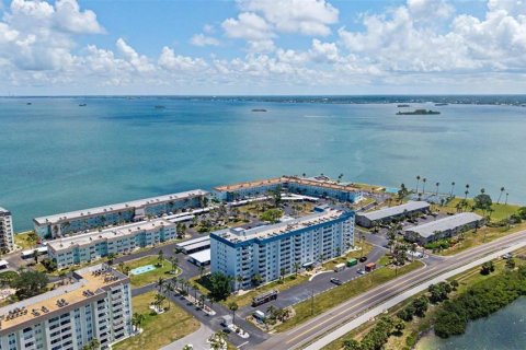 Condo in Dunedin, Florida, 2 bedrooms № 2203084 - photo 21