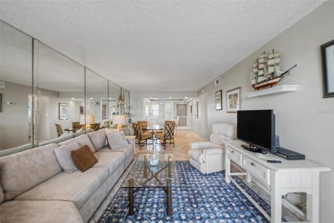 Condo in Dunedin, Florida, 2 bedrooms № 2203084 - photo 6