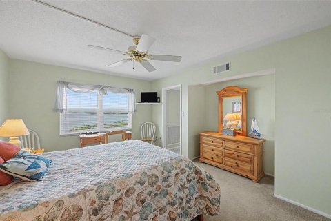 Condo in Dunedin, Florida, 2 bedrooms № 2203084 - photo 16