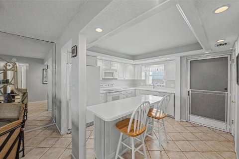 Condo in Dunedin, Florida, 2 bedrooms № 2203084 - photo 7