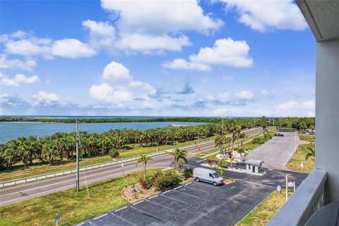 Condo in Dunedin, Florida, 2 bedrooms № 2203084 - photo 20