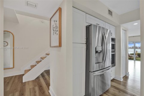 Touwnhouse à louer à Miami, Floride: 2 chambres, 120.77 m2 № 2046423 - photo 6