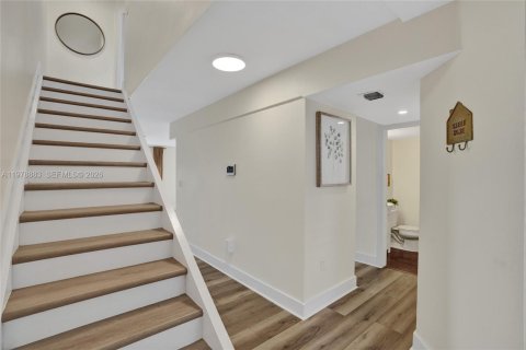 Touwnhouse à louer à Miami, Floride: 2 chambres, 120.77 m2 № 2046423 - photo 4