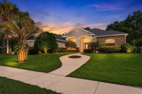 House in Gainesville, Florida 4 bedrooms, 222.69 sq.m. № 2324416