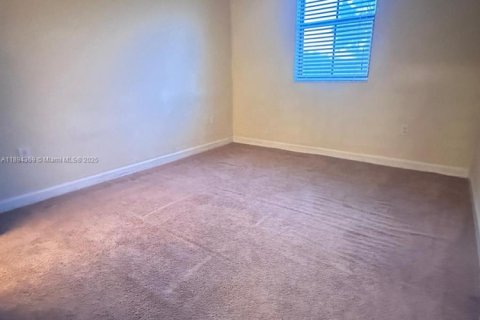 Adosado en alquiler en Miami, Florida, 3 dormitorios, 157.19 m2 № 1946116 - foto 23