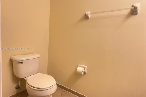 Adosado en alquiler en Miami, Florida, 3 dormitorios, 157.19 m2 № 1946116 - foto 11