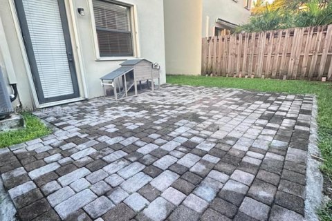 Adosado en alquiler en Miami, Florida, 3 dormitorios, 157.19 m2 № 1946116 - foto 28