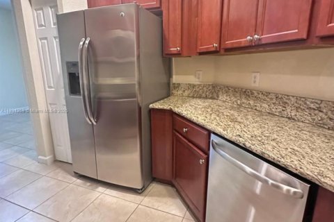 Adosado en alquiler en Miami, Florida, 3 dormitorios, 157.19 m2 № 1946116 - foto 8