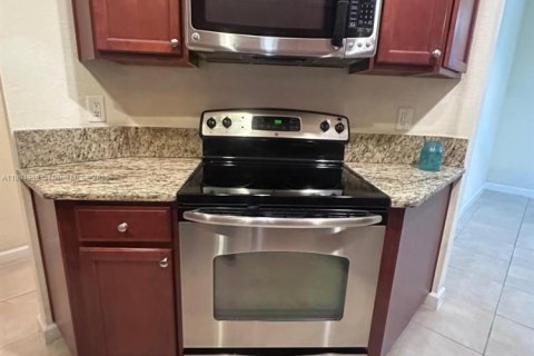 Adosado en alquiler en Miami, Florida, 3 dormitorios, 157.19 m2 № 1946116 - foto 9