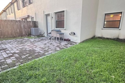 Adosado en alquiler en Miami, Florida, 3 dormitorios, 157.19 m2 № 1946116 - foto 27