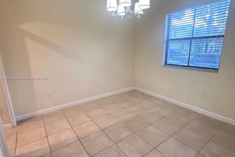 Adosado en alquiler en Miami, Florida, 3 dormitorios, 157.19 m2 № 1946116 - foto 4