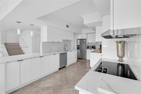 Copropriété à louer à Boca Raton, Floride: 2 chambres, 168.71 m2 № 2153276 - photo 7