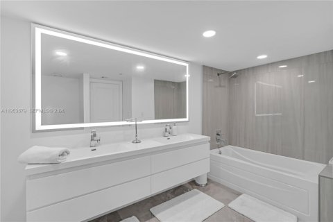 Copropriété à louer à Boca Raton, Floride: 2 chambres, 168.71 m2 № 2153276 - photo 10