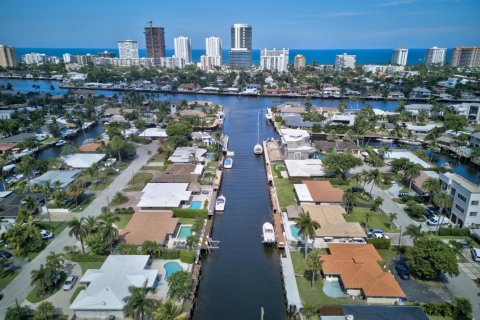 House in Pompano Beach, Florida 3 bedrooms, 125.23 sq.m. № 2082977 - photo 13