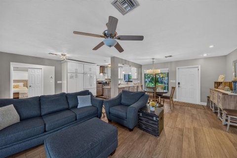 House in Pompano Beach, Florida 3 bedrooms, 125.23 sq.m. № 2082977 - photo 21