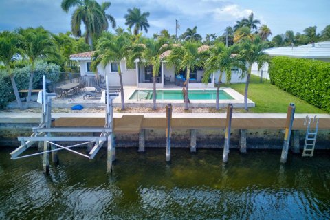 House in Pompano Beach, Florida 3 bedrooms, 125.23 sq.m. № 2082977 - photo 12