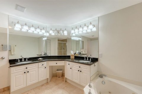 Купить кондоминиум в Сарасота, Флорида 5 комнат, 157.93м2, № 1578195 - фото 30