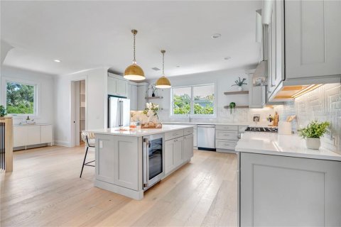 Adosado en venta en Tampa, Florida, 4 dormitorios, 319.21 m2 № 2196548 - foto 9