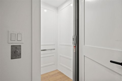 Adosado en venta en Tampa, Florida, 4 dormitorios, 319.21 m2 № 2196548 - foto 19
