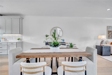 Adosado en venta en Tampa, Florida, 4 dormitorios, 319.21 m2 № 2196548 - foto 12