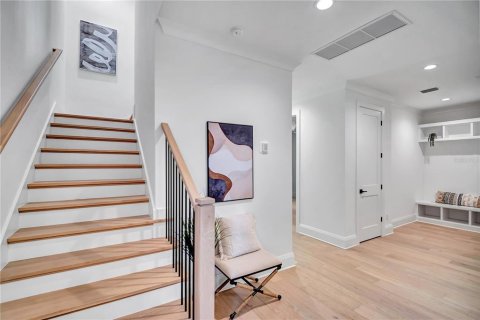 Adosado en venta en Tampa, Florida, 4 dormitorios, 319.21 m2 № 2196548 - foto 3