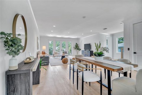 Adosado en venta en Tampa, Florida, 4 dormitorios, 319.21 m2 № 2196548 - foto 11