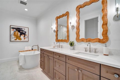 Adosado en venta en Tampa, Florida, 4 dormitorios, 319.21 m2 № 2196548 - foto 27
