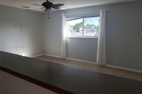 Condominio en alquiler en Hollywood, Florida, 1 dormitorio, 69.68 m2 № 1701912 - foto 10