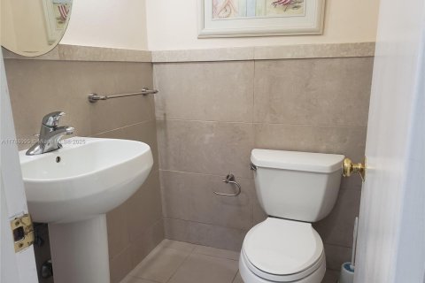 Condominio en alquiler en Hollywood, Florida, 1 dormitorio, 69.68 m2 № 1701912 - foto 6