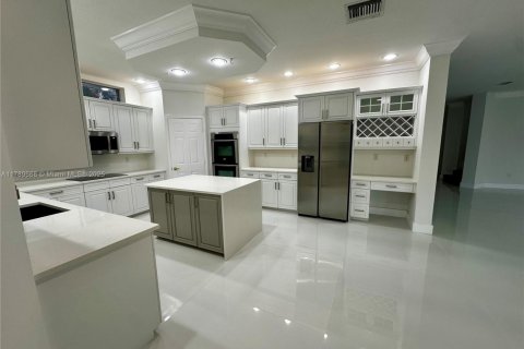 House in Wellington, Florida 6 bedrooms, 340.21 sq.m. № 1768735 - photo 5