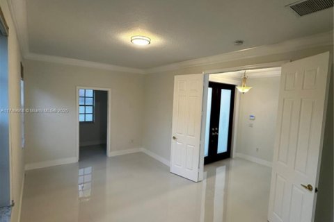 House in Wellington, Florida 6 bedrooms, 340.21 sq.m. № 1768735 - photo 9