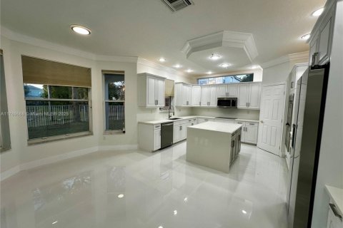 House in Wellington, Florida 6 bedrooms, 340.21 sq.m. № 1768735 - photo 6