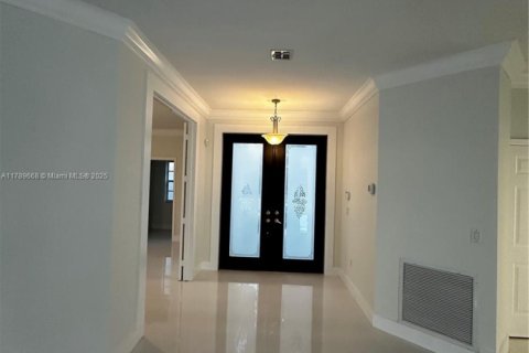 House in Wellington, Florida 6 bedrooms, 340.21 sq.m. № 1768735 - photo 4