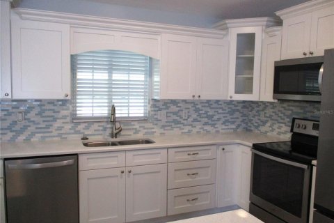 House in Dunnellon, Florida 3 bedrooms, 163.51 sq.m. № 2093301 - photo 7