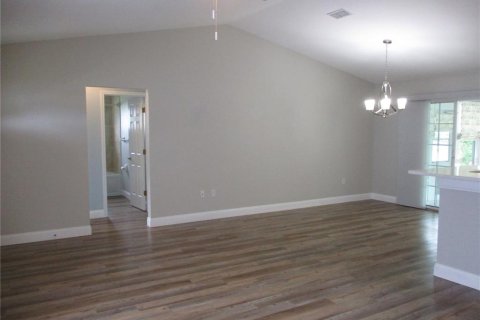 House in Dunnellon, Florida 3 bedrooms, 163.51 sq.m. № 2093301 - photo 5