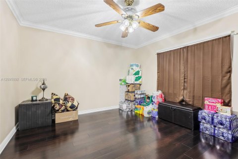 Condo in Pembroke Pines, Florida, 2 bedrooms  № 2385527 - photo 18
