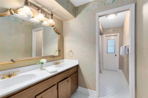 Casa en venta en Winter Springs, Florida, 4 dormitorios, 381.36 m2 № 1835813 - foto 13