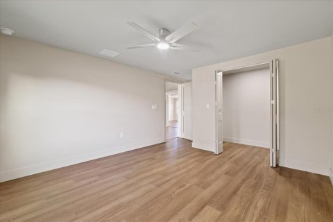 House in Saint Petersburg, Florida 3 bedrooms, 135.45 sq.m. № 2322712 - photo 20