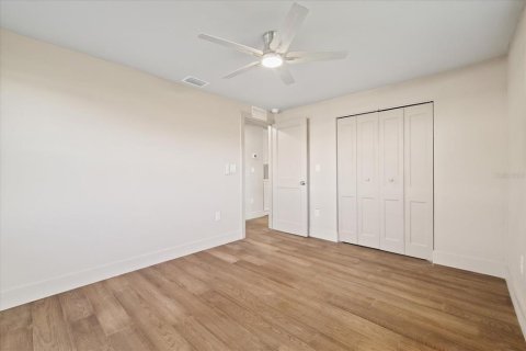 House in Saint Petersburg, Florida 3 bedrooms, 135.45 sq.m. № 2322712 - photo 25