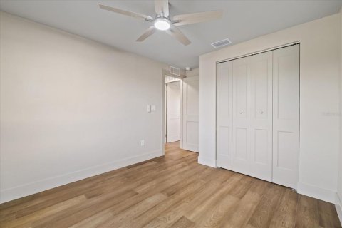 House in Saint Petersburg, Florida 3 bedrooms, 135.45 sq.m. № 2322712 - photo 27