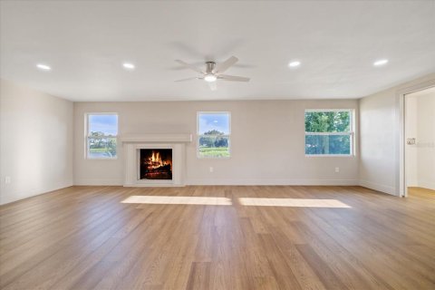 House in Saint Petersburg, Florida 3 bedrooms, 135.45 sq.m. № 2322712 - photo 16