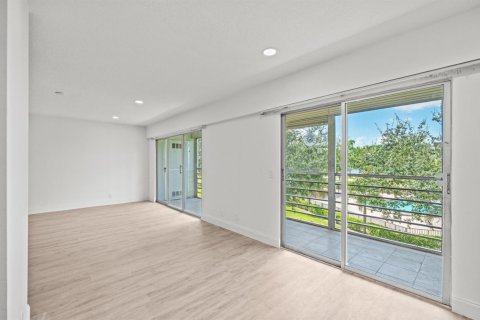 Condo in Boca Raton, Florida, 2 bedrooms  № 2247783 - photo 5
