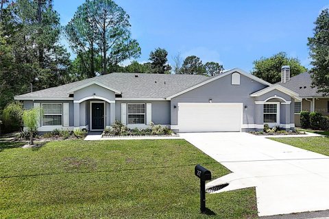 House in Palm Coast, Florida 4 bedrooms, 205.13 sq.m. № 1766257 - photo 1