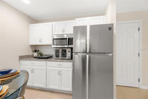 House in Palm Coast, Florida 4 bedrooms, 205.13 sq.m. № 1766257 - photo 23